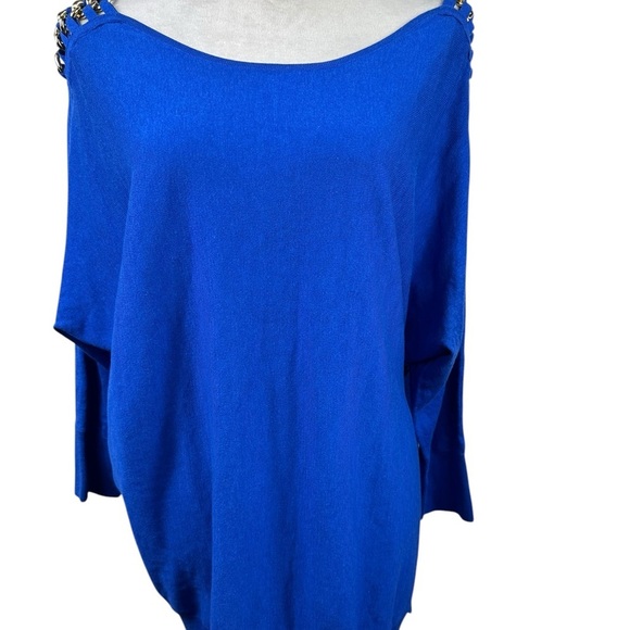 ⭐️ Host Pick ⭐️ Michael Kors Royal blue sweater with gold chain details size 1X - Picture 2 of 12